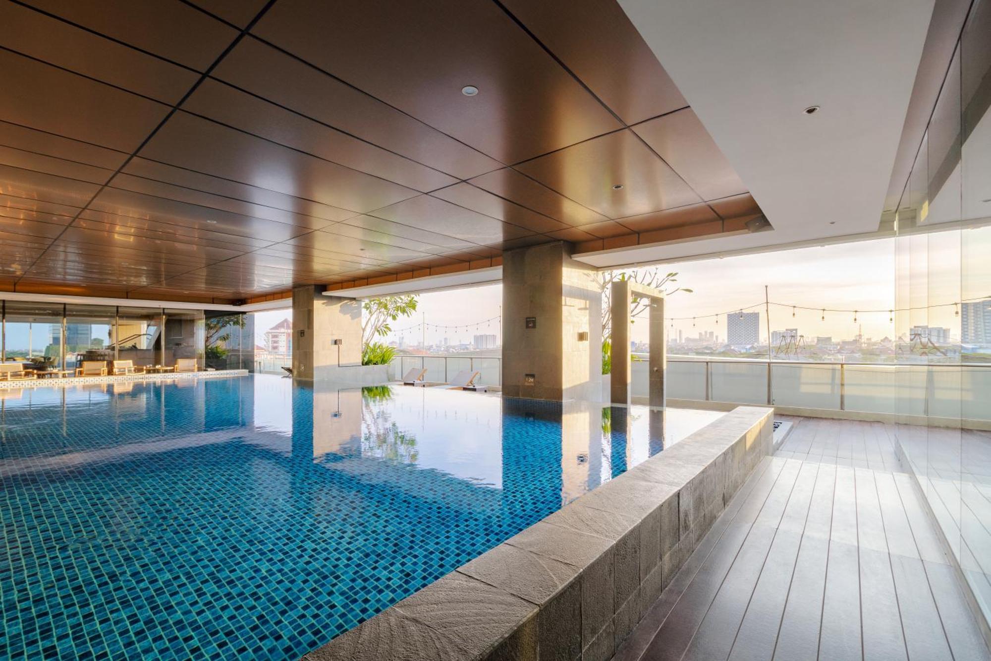Oakwood Hotel & Residence Surabaya Buitenkant foto