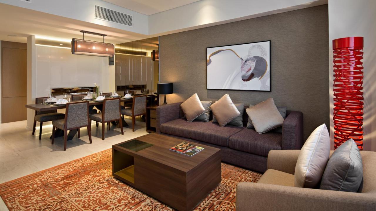Oakwood Hotel & Residence Surabaya Buitenkant foto