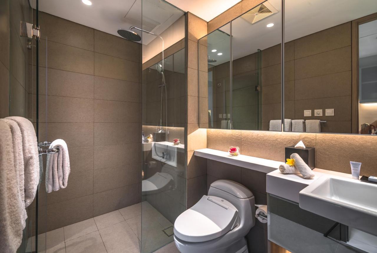 Oakwood Hotel & Residence Surabaya Buitenkant foto