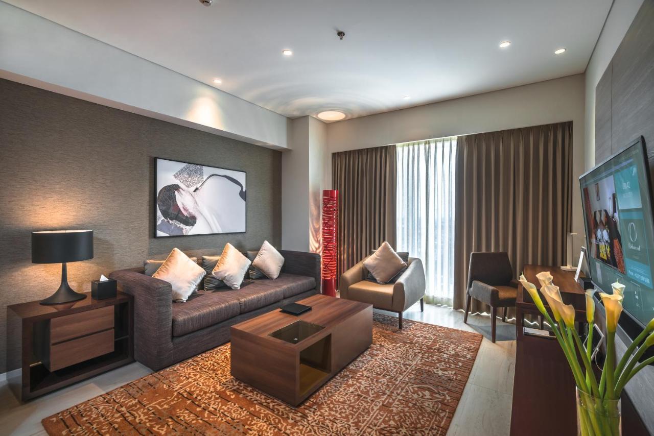Oakwood Hotel & Residence Surabaya Buitenkant foto